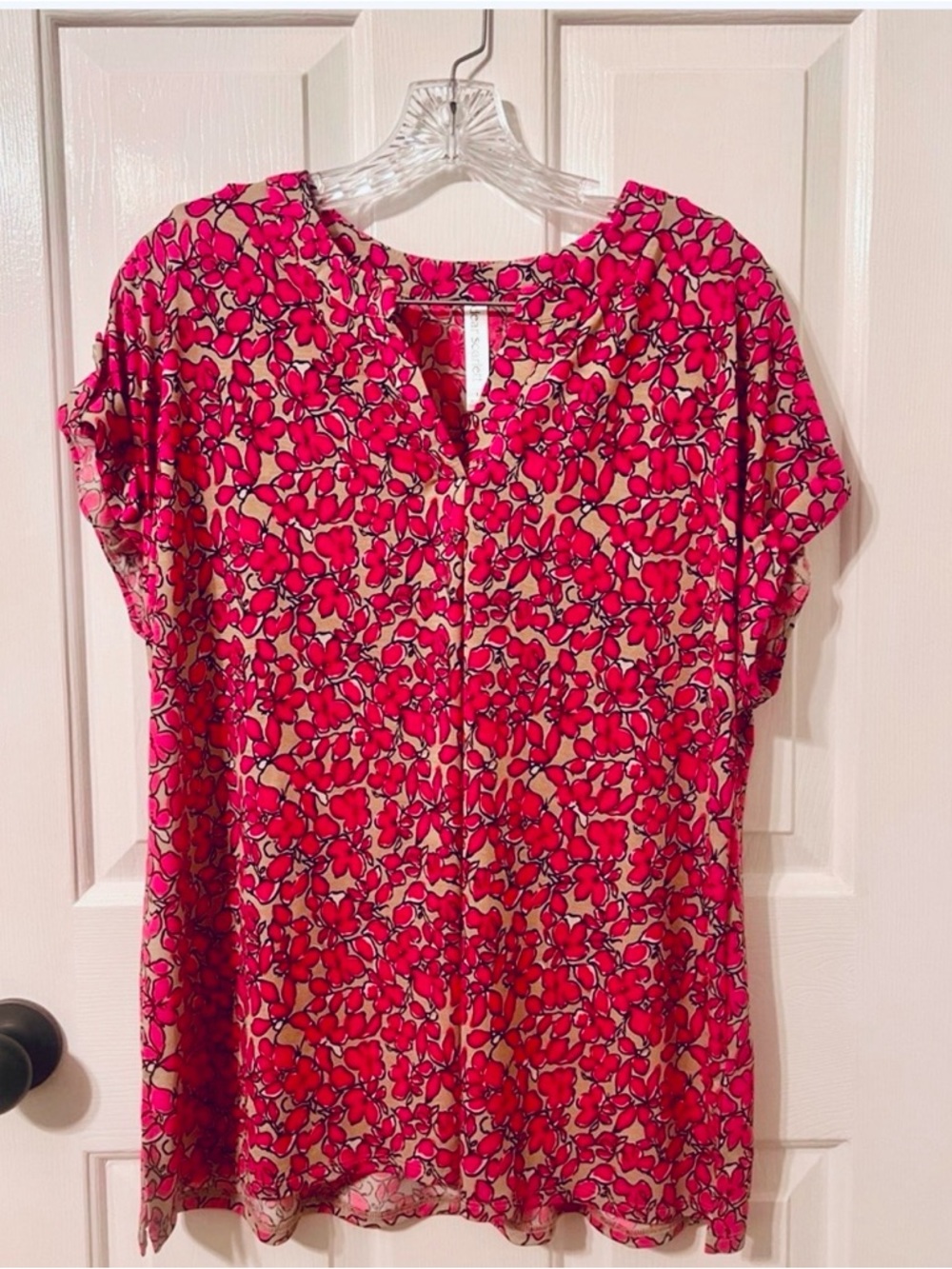 Dear Scarlett Pink Floral Short Sleeve Top Sz L